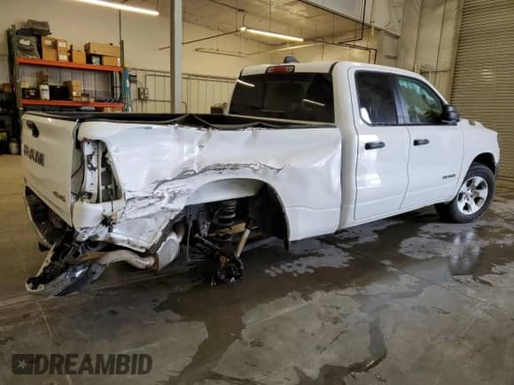 2025 Ram 1500 Tradesman z VIN 1C6RRFCG5SN554561, wystawiony jako Copart lot #70898475 z przebiegiem 5 751 mil mil oraz Szkoda całkowita • Salvage title. Historia ofert i sprzedaży dostępna na DreamBid. Obrazek 3.