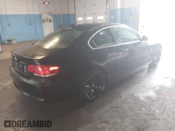 2007 BMW 3 Series 328xi z VIN WBAWV53557PW24102, wystawiony jako IAAI lot #43564560 z przebiegiem 129 338 mil mil oraz . Historia ofert i sprzedaży dostępna na DreamBid. Obrazek 4.