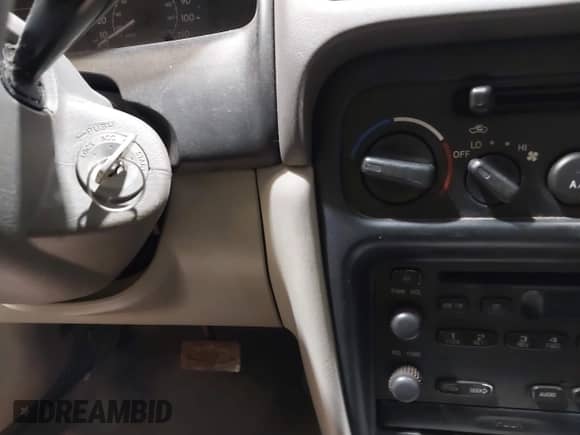 2000 Chevrolet Prizm с VIN 1Y1SK5286YZ425065, выставлен на аукционе IAAI как лот 41261081 с пробегом 213 550 миль миль и . История ставок и продаж доступна на DreamBid. Изображение 11.