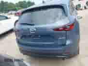 2025 Mazda CX-5 S Carbon Edition z VIN JM3KFBCM5S0702469, wystawiony jako IAAI lot #43076943 z przebiegiem 725 mil mil oraz . Historia ofert i sprzedaży dostępna na DreamBid. Obrazek 17.