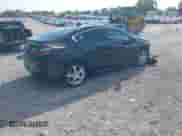 2017 Chevrolet Volt LT z VIN 1G1RC6S50HU211142, wystawiony jako IAAI lot #43137100 z przebiegiem Nie podano mil oraz . Historia ofert i sprzedaży dostępna na DreamBid. Obrazek 4.