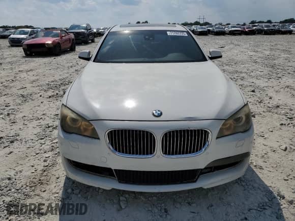 2011 BMW 7 Series 750i with VIN WBAKA8C54BCY36534, listed as a Copart auction lot 71793725 with 157,203 mi miles and Clean title. Bid and sale history available at DreamBid. Image 5.