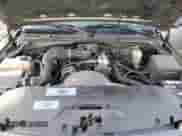 2002 GMC Sierra 1500 z VIN 1GTEC14W22Z240649, wystawiony jako Copart lot #42958365 z przebiegiem 105 857 mil mil oraz Szkoda całkowita • Salvage title. Historia ofert i sprzedaży dostępna na DreamBid. Obrazek 11.