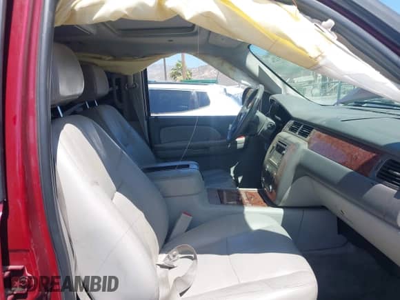 2007 Chevrolet Suburban LT с VIN 3GNFK16347G260507, выставлен на аукционе IAAI как лот 42551224 с пробегом 208 824 миль миль и . История ставок и продаж доступна на DreamBid. Изображение 5.