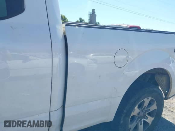 2016 Ford F-150 XLT z VIN 1FTEX1EP0GFD10234, wystawiony jako IAAI lot #43110791 z przebiegiem 247 573 mil mil oraz . Historia ofert i sprzedaży dostępna na DreamBid. Obrazek 6.