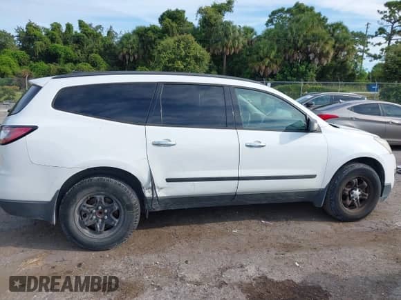 2016 Chevrolet Traverse LS с VIN 1GNKRFKD8GJ136907, выставлен на аукционе IAAI как лот 43212186 с пробегом 100 539 миль миль и . История ставок и продаж доступна на DreamBid. Изображение 13.