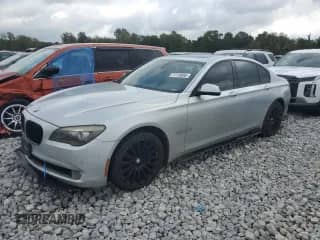 2011 BMW 7 Series 750i xDrive с VIN WBAKC6C57BC394329, выставлен на аукционе Copart как лот 71115955 с пробегом 117 150 миль миль и Чистый • Clean title. История ставок и продаж доступна на DreamBid. Изображение 1.