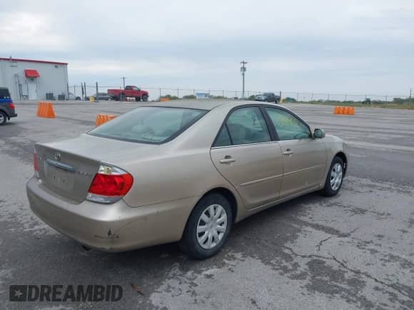 2005 Toyota Camry LE with VIN 4T1BE32K65U048561, listed as a IAAI auction lot 43448909 with 209,003 mi miles and . Bid and sale history available at DreamBid. Image 4.