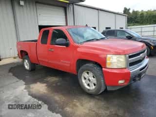 2011 Chevrolet Silverado 1500 LT z VIN 1GCRKSE38BZ256563, wystawiony jako Copart lot #84783445 z przebiegiem 225 883 mil mil oraz Czysty tytuł • Clean title. Historia ofert i sprzedaży dostępna na DreamBid. Obrazek 4.