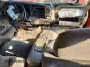 1998 GMC Sierra 1500 с VIN 1GTEC19R3WR506219, выставлен на аукционе Copart как лот 81150295 с пробегом 237 711 миль миль и Списание • Salvage title. История ставок и продаж доступна на DreamBid. Изображение 8.