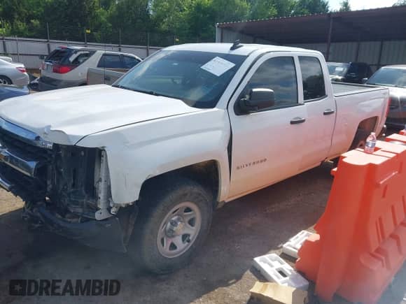 2017 Chevrolet Silverado 1500 Work Truck с VIN 1GCVKNEC0HZ181771, выставлен на аукционе IAAI как лот 42358766 с пробегом 214 035 миль миль и . История ставок и продаж доступна на DreamBid. Изображение 18.