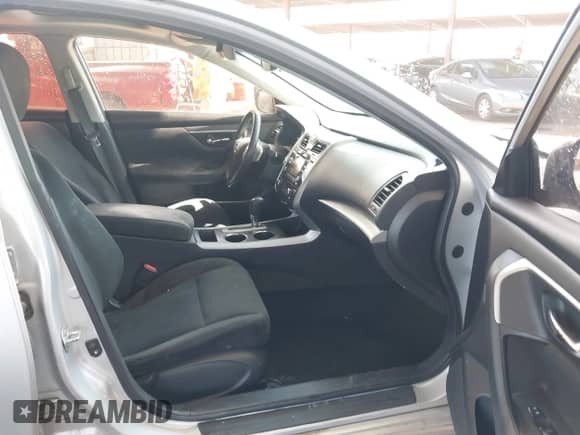 2015 Nissan Altima S z VIN 1N4AL3AP3FC191161, wystawiony jako IAAI lot #43221779 z przebiegiem 246 796 mil mil oraz . Historia ofert i sprzedaży dostępna na DreamBid. Obrazek 5.