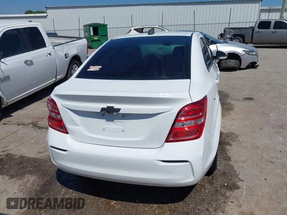 2017 Chevrolet Sonic LT z VIN 1G1JD5SH4H4104092, wystawiony jako IAAI lot #42826312 z przebiegiem 156 405 mil mil oraz . Historia ofert i sprzedaży dostępna na DreamBid. Obrazek 17.