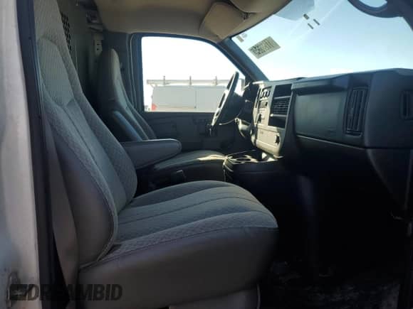 2009 Chevrolet Express Cargo с VIN 1GCFG15X091142292, выставлен на аукционе Copart как лот 81156654 с пробегом 119 591 миль миль и Чистый • Clean title. История ставок и продаж доступна на DreamBid. Изображение 10.