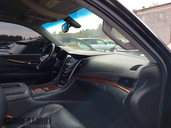 2019 Cadillac Escalade with VIN 1GYS4AKJ1KR201651, listed as a IAAI auction lot 41622368 with 95,201 mi miles and . Bid and sale history available at DreamBid. Image 5.