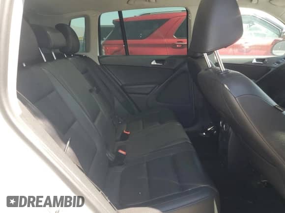 2017 Volkswagen Tiguan Wolfsburg Edition с VIN WVGRV7AXXHW505903, выставлен на аукционе Copart как лот 62613955 с пробегом 130 383 миль миль и Списание • Salvage title. История ставок и продаж доступна на DreamBid. Изображение 11.