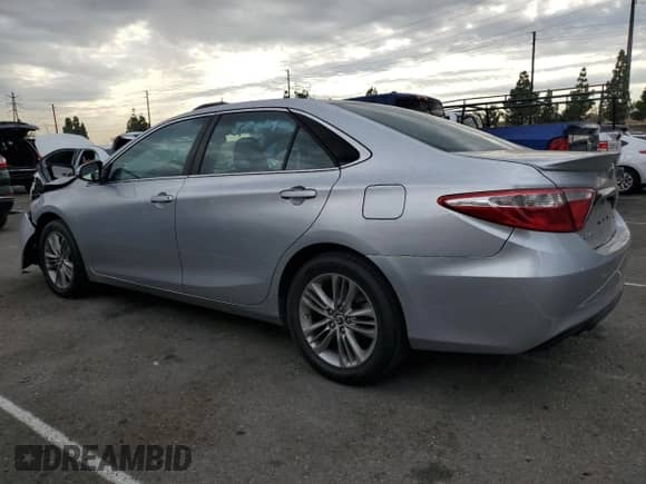 2015 Toyota Camry SE with VIN 4T1BF1FK0FU977058, listed as a Copart auction lot 81936515 with 40,453 mi miles and Salvage title. Bid and sale history available at DreamBid. Image 2.