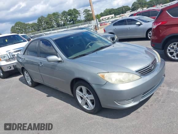 2006 Toyota Camry STD with VIN 4T1BE30K26U687900, listed as a IAAI auction lot 43317220 with 288,486 mi miles and . Bid and sale history available at DreamBid. Image 1.