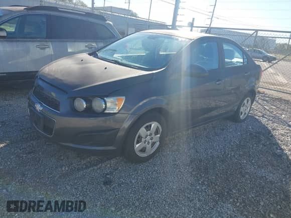 2013 Chevrolet Sonic LS с VIN 1G1JA5SH0D4160064, выставлен на аукционе IAAI как лот 43481859 с пробегом 122 342 миль миль и . История ставок и продаж доступна на DreamBid. Изображение 2.