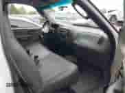 2002 Ford F-150 XL с VIN 1FTRF17212NB44732, выставлен на аукционе IAAI как лот 43303205 с пробегом 300 235 миль миль и . История ставок и продаж доступна на DreamBid. Изображение 5.