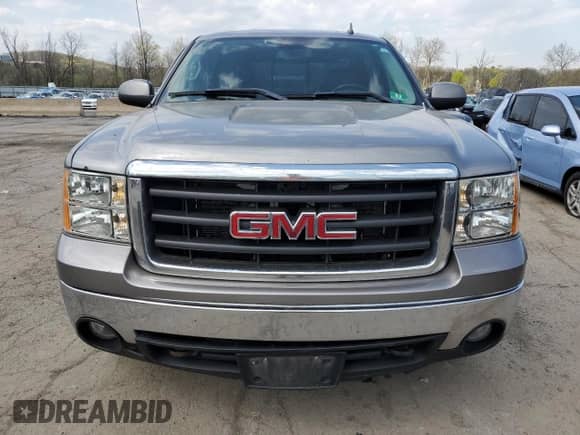 2008 GMC Sierra 1500 z VIN 2GTEK13Y781145558, wystawiony jako Copart lot #54287505 z przebiegiem Nie podano mil oraz Czysty tytuł • Clean title. Historia ofert i sprzedaży dostępna na DreamBid. Obrazek 5.