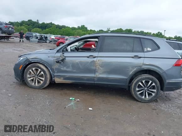 2022 Volkswagen Tiguan S с VIN 3VV1B7AX9NM005125, выставлен на аукционе IAAI как лот 42371110 с пробегом 94 060 миль миль и . История ставок и продаж доступна на DreamBid. Изображение 14.