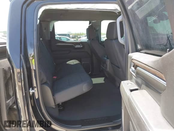 2024 Chevrolet Silverado 1500 RST с VIN 3GCPADED0RG354088, выставлен на аукционе IAAI как лот 41816421 с пробегом 4 968 миль миль и . История ставок и продаж доступна на DreamBid. Изображение 8.