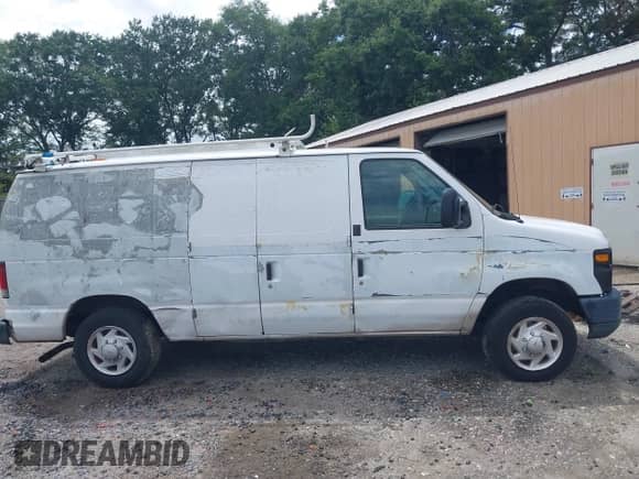 2012 Ford Econoline Cargo Commercial с VIN 1FTNE1EW9CDA86738, выставлен на аукционе IAAI как лот 42464315 с пробегом 180 322 миль миль и . История ставок и продаж доступна на DreamBid. Изображение 13.