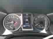 2022 Toyota Tacoma SR z VIN 3TYSZ5AN0NT077417, wystawiony jako Copart lot #62022335 z przebiegiem 9 254 mil mil oraz Nie do naprawy • Non repairable. Historia ofert i sprzedaży dostępna na DreamBid. Obrazek 9.