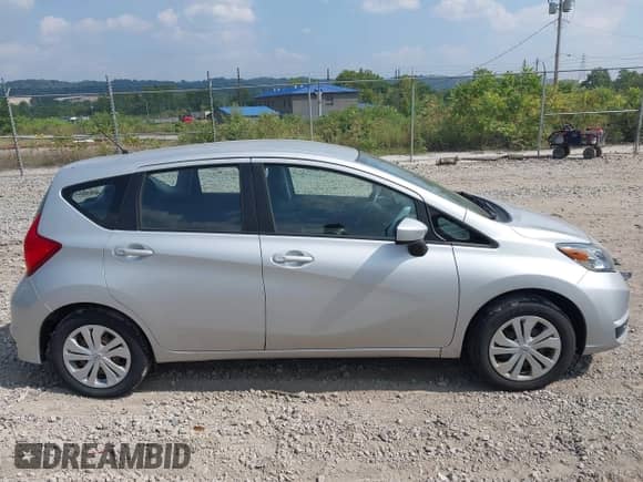 2019 Nissan Note SV с VIN 3N1CE2CP0KL365449, выставлен на аукционе IAAI как лот 42920150 с пробегом 70 603 миль миль и . История ставок и продаж доступна на DreamBid. Изображение 13.