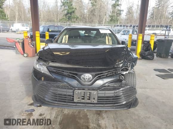 2020 Toyota Camry LE z VIN 4T1C11AKXLU363530, wystawiony jako IAAI lot #41670307 z przebiegiem 86 459 mil mil oraz . Historia ofert i sprzedaży dostępna na DreamBid. Obrazek 12.