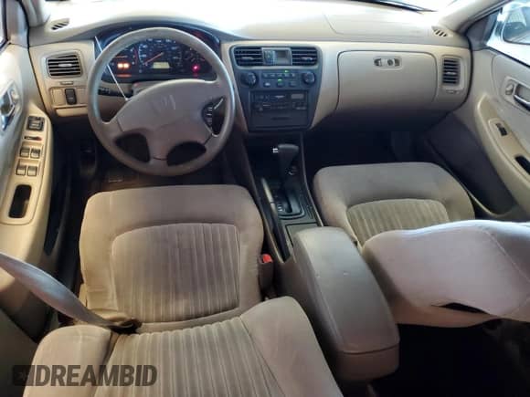 1998 Honda Accord LX z VIN 1HGCG5645WA153610, wystawiony jako Copart lot #71256675 z przebiegiem 215 832 mil mil oraz Szkoda całkowita • Salvage title. Historia ofert i sprzedaży dostępna na DreamBid. Obrazek 8.