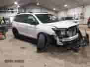 2024 Honda Passport Black Edition z VIN 5FNYF8H86RB001825, wystawiony jako IAAI lot #41019497 z przebiegiem 15 884 mil mil oraz . Historia ofert i sprzedaży dostępna na DreamBid. Obrazek 1.