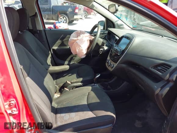 2017 Chevrolet Spark LS z VIN KL8CB6SA2HC768095, wystawiony jako IAAI lot #42934015 z przebiegiem 139 320 mil mil oraz . Historia ofert i sprzedaży dostępna na DreamBid. Obrazek 5.