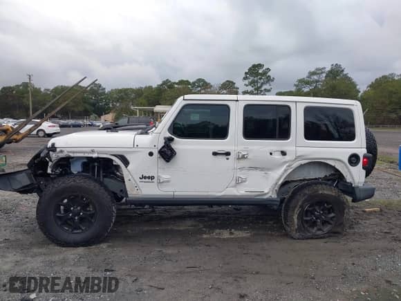 2021 Jeep Wrangler Unlimited Willys with VIN 1C4HJXDN0MW685716, listed as a IAAI auction lot 40837088 with 35,881 mi miles and . Bid and sale history available at DreamBid. Image 6.