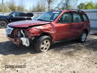 2011 Subaru Forester X z VIN JF2SHABC7BG746942, wystawiony jako Copart lot #50410895 z przebiegiem Nie podano mil oraz Szkoda całkowita • Salvage title. Historia ofert i sprzedaży dostępna na DreamBid. Obrazek 1.