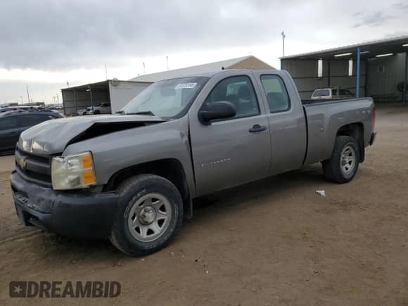 2013 Chevrolet Silverado 1500 Work Truck with VIN 1GCRKPE7XDZ323425, listed as a Copart auction lot 81229195 with 140,344 mi miles and Salvage title. Bid and sale history available at DreamBid. Image 1.