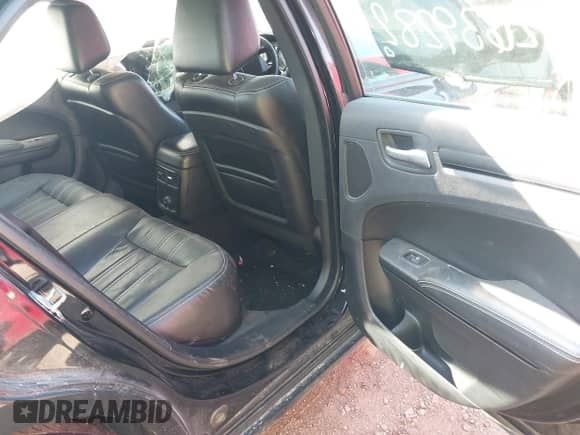2014 Chrysler 300 S с VIN 2C3CCAGG8EH255726, выставлен на аукционе IAAI как лот 42639282 с пробегом 170 416 миль миль и . История ставок и продаж доступна на DreamBid. Изображение 8.