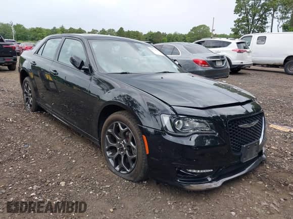 2018 Chrysler 300 S with VIN 2C3CCAGGXJH204089, listed as a IAAI auction lot 42754150 with 113,147 mi miles and . Bid and sale history available at DreamBid. Image 1.
