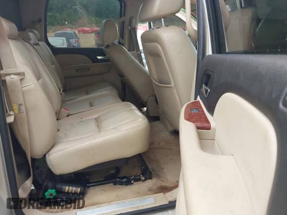 2007 Chevrolet Avalanche 3LT with VIN 3GNFK12357G158297, listed as a IAAI auction lot 42470883 with 22,147 mi miles and . Bid and sale history available at DreamBid. Image 8.