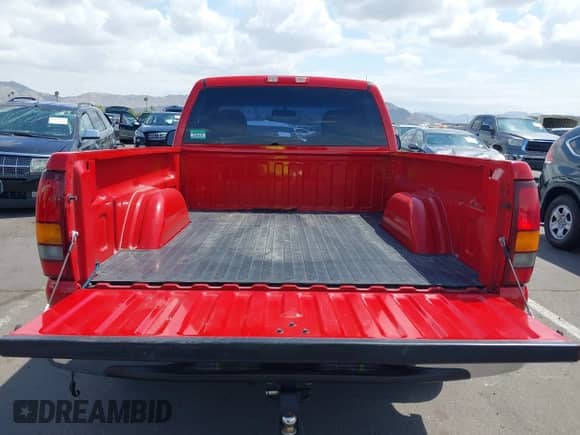 2001 GMC Sierra 1500 SLE z VIN 1GTEC14V81Z158527, wystawiony jako IAAI lot #42195171 z przebiegiem 158 837 mil mil oraz . Historia ofert i sprzedaży dostępna na DreamBid. Obrazek 8.