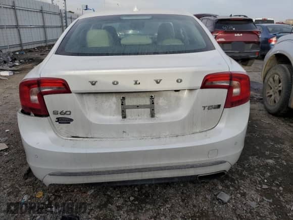 2018 Volvo S60 Inscription Platinum с VIN LYV402TMXJB157406, выставлен на аукционе Copart как лот 43436405 с пробегом 114 480 миль миль и Списание • Salvage title. История ставок и продаж доступна на DreamBid. Изображение 6.