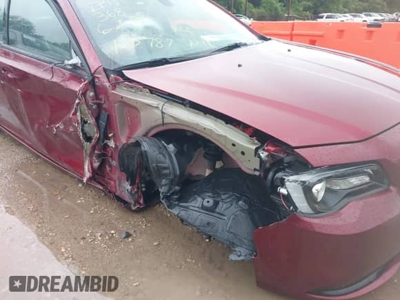 2023 Chrysler 300 S с VIN 2C3CCABG7PH624327, выставлен на аукционе IAAI как лот 42720805 с пробегом 50 797 миль миль и . История ставок и продаж доступна на DreamBid. Изображение 6.