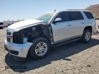 2020 Chevrolet Tahoe LT z VIN 1GNSKBKC3LR172536, wystawiony jako Copart lot #71028735 z przebiegiem 51 716 mil mil oraz Szkoda całkowita • Salvage title. Historia ofert i sprzedaży dostępna na DreamBid. Obrazek 1.