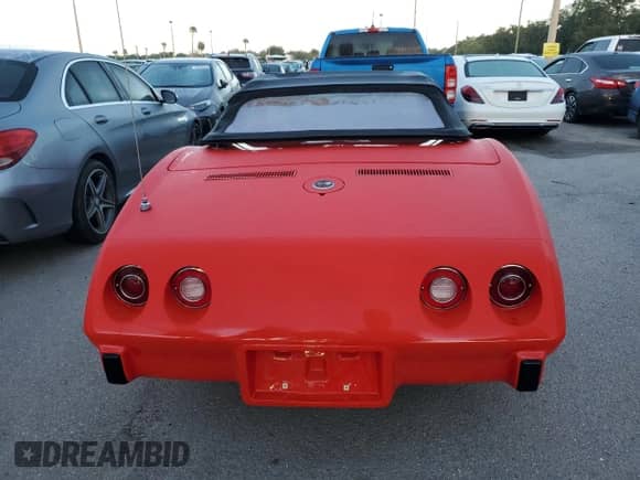 1975 Chevrolet Corvette с VIN 1Z67J5S404163, выставлен на аукционе Copart как лот 74147004 с пробегом 83 783 миль миль и Списание • Salvage title. История ставок и продаж доступна на DreamBid. Изображение 6.