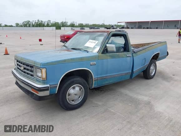 1987 Chevrolet S-10 with VIN 1GCCS14R0H8201321, listed as a IAAI auction lot 41943398 with 107,050 mi miles and . Bid and sale history available at DreamBid. Image 17.