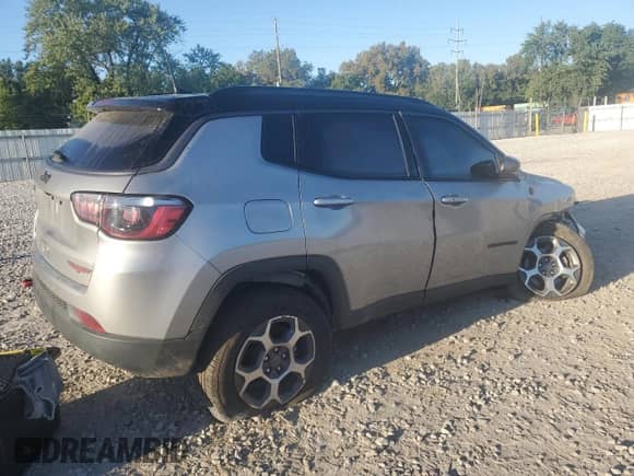 2022 Jeep Compass Trailhawk z VIN 3C4NJDDB1NT132457, wystawiony jako Copart lot #70521195 z przebiegiem 60 495 mil mil oraz Szkoda całkowita • Salvage title. Historia ofert i sprzedaży dostępna na DreamBid. Obrazek 3.