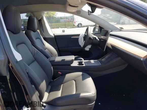 2023 Tesla Model Y Long Range z VIN 7SAYGDEE0PA201841, wystawiony jako IAAI lot #43158634 z przebiegiem 10 356 mil mil oraz . Historia ofert i sprzedaży dostępna na DreamBid. Obrazek 5.