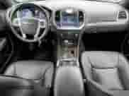 2014 Chrysler 300 C z VIN 2C3CCAKTXEH265050, wystawiony jako Copart lot #70564885 z przebiegiem 84 306 mil mil oraz Czysty tytuł • Clean title. Historia ofert i sprzedaży dostępna na DreamBid. Obrazek 8.