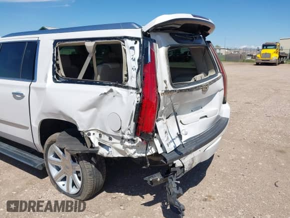 2017 Cadillac Escalade ESV Premium Luxury with VIN 1GYS4JKJXHR137702, listed as a IAAI auction lot 42344804 with 158,048 mi miles and . Bid and sale history available at DreamBid. Image 6.